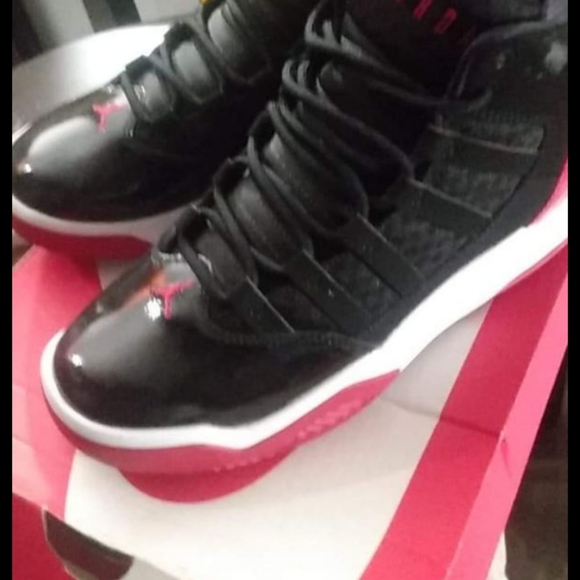 Size 6 jordans - Picture 1 of 3